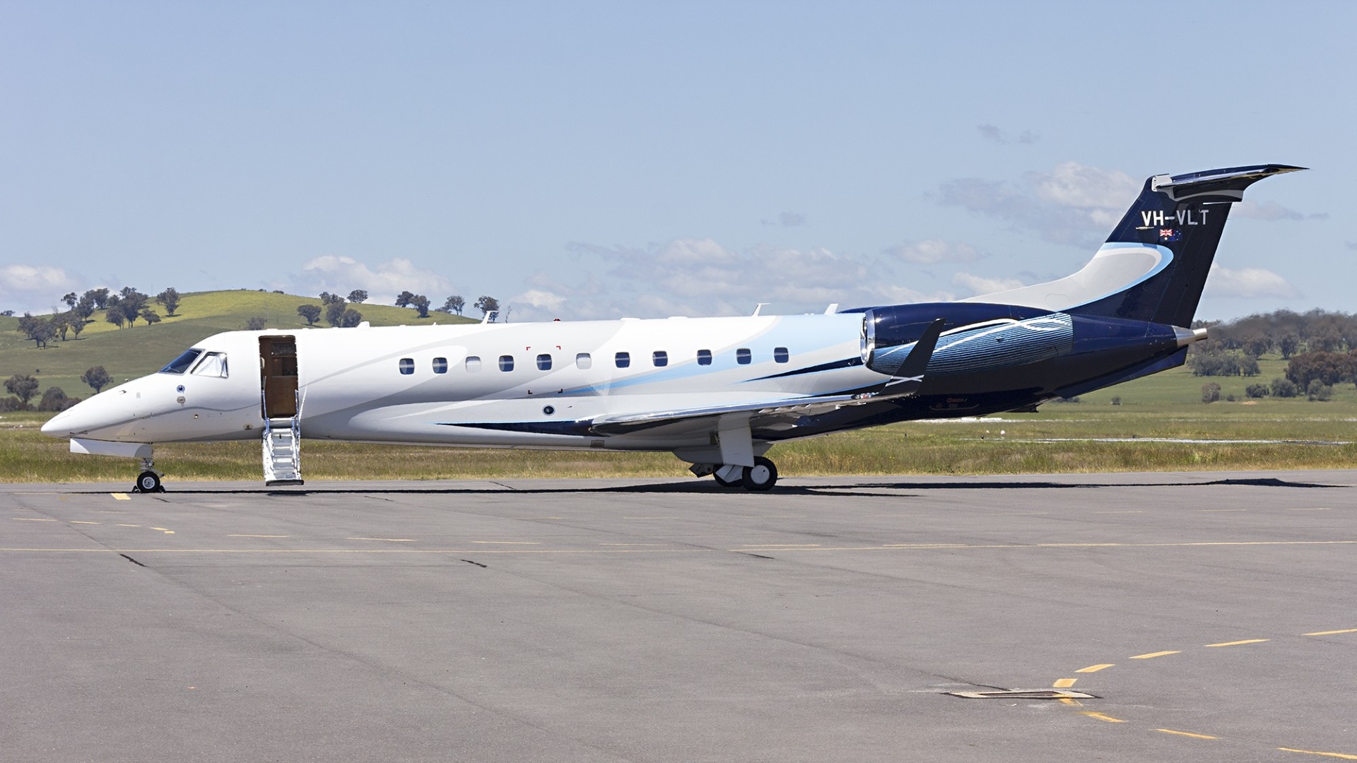 Embraer Legacy 600 exterior