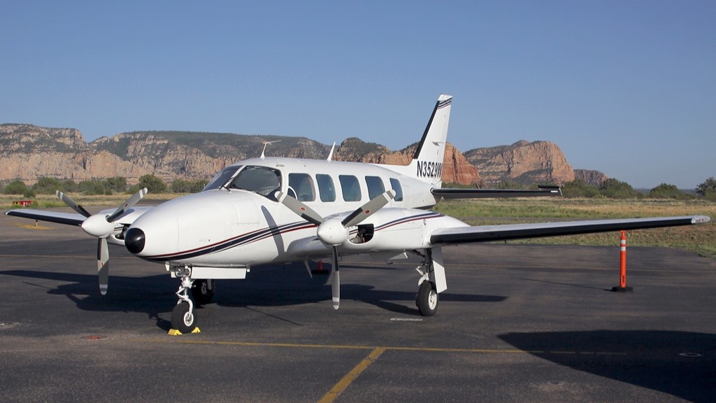 Piper Chieftain exterior