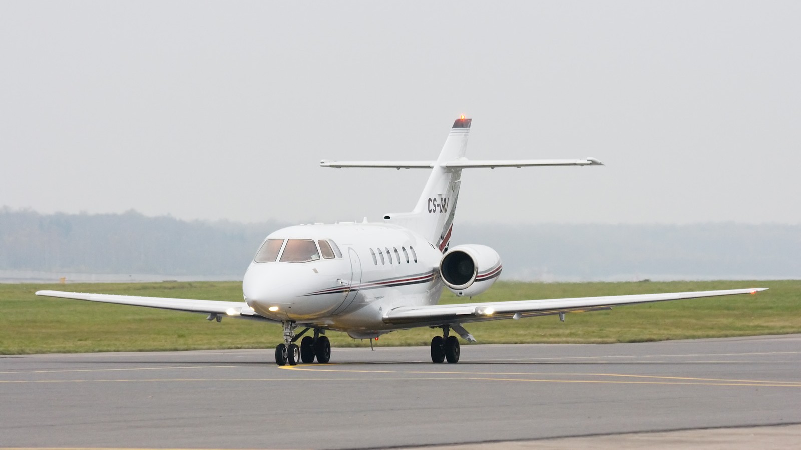 Hawker 800XP exterior
