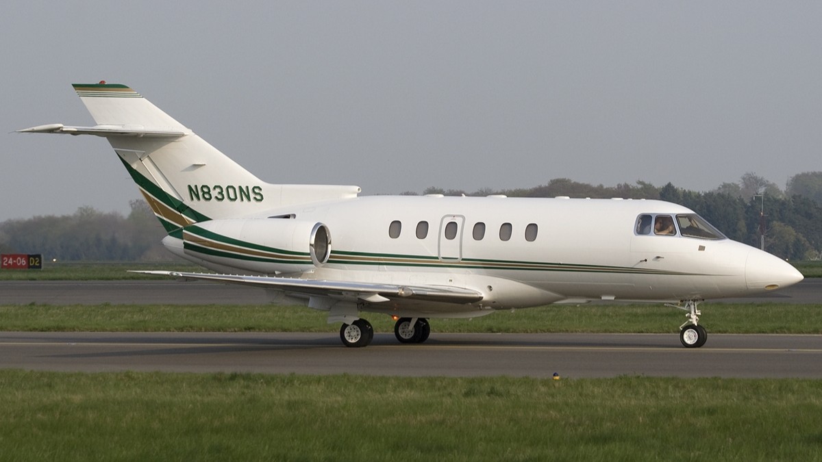 Hawker 800XP cabin interior
