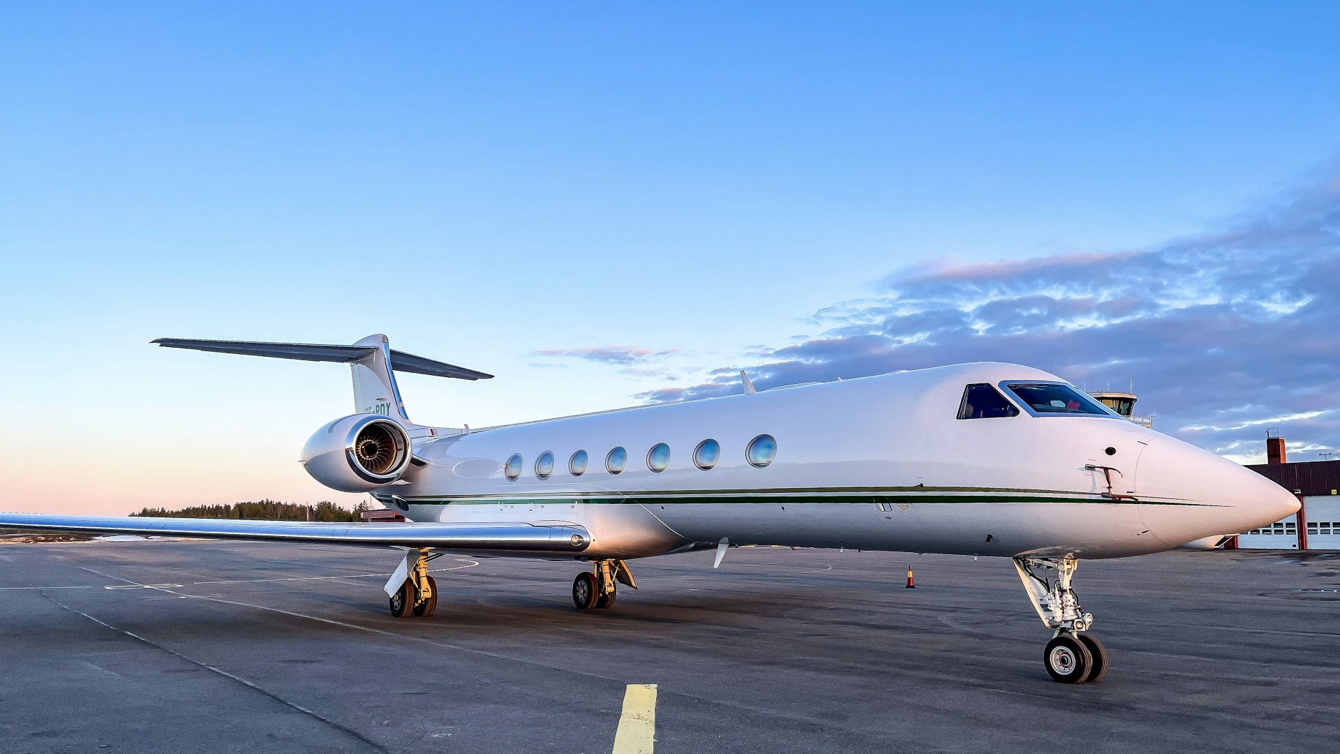 Gulfstream G550 exterior